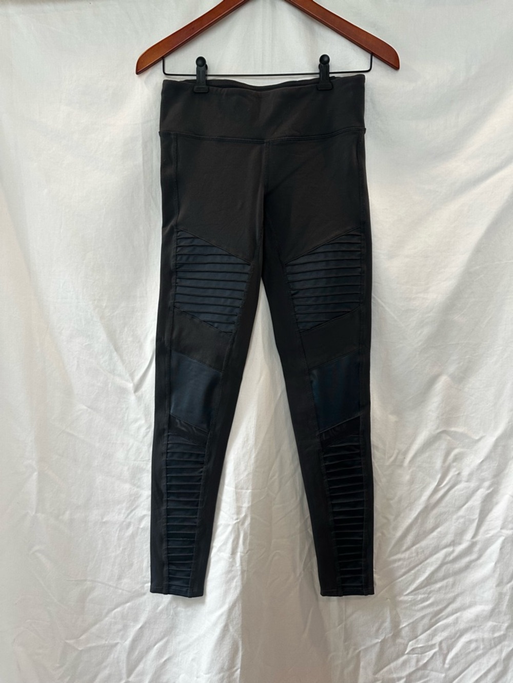 Alo Yoga Moto Leggings - Anthracite Glossy - S